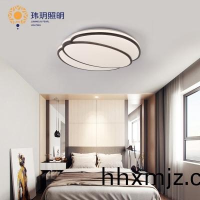 Led吸(xi)頂燈材質(zhi)的(de)選(xuan)擇(ze)有很(hen)多